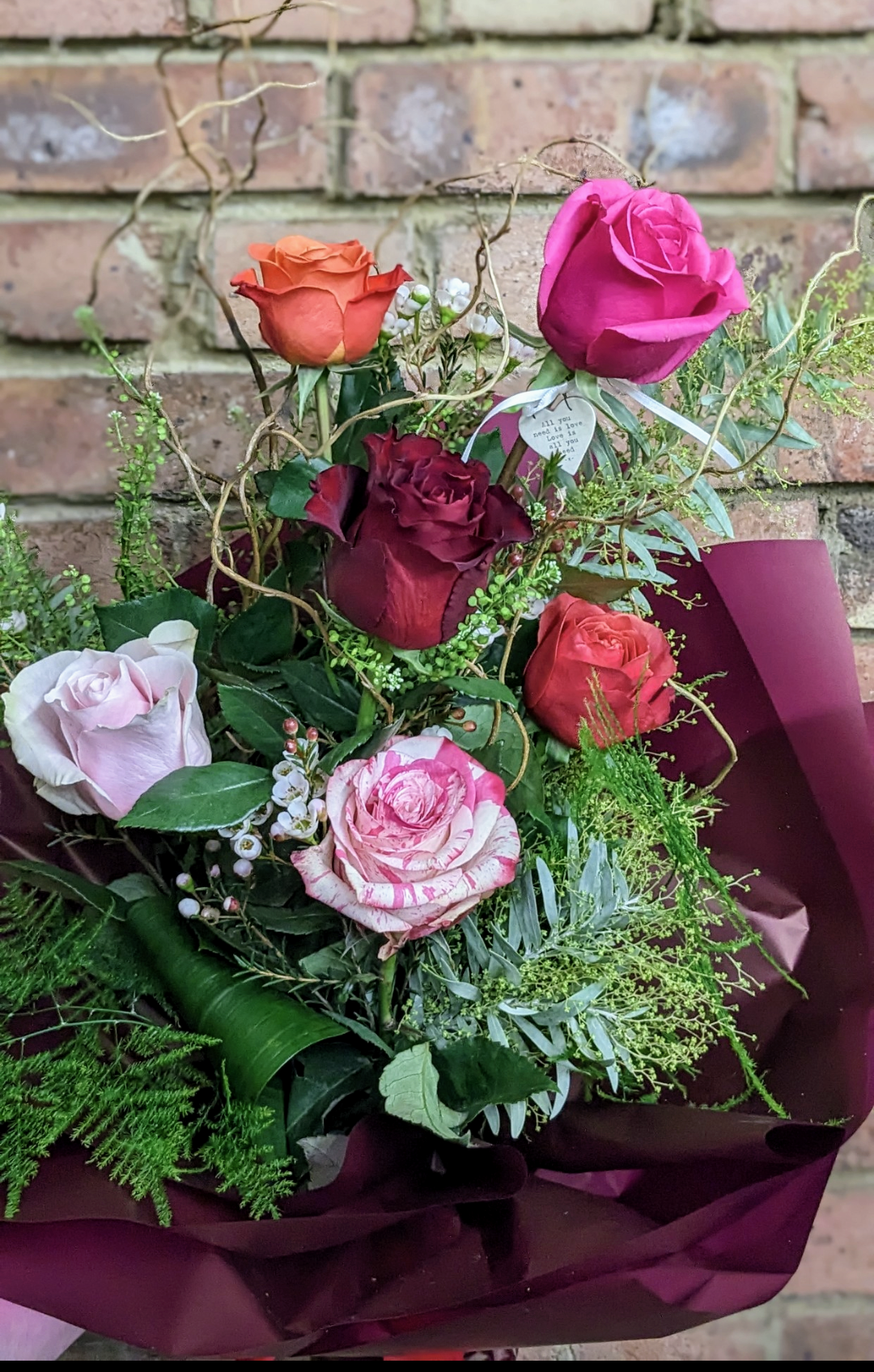 6  Roses - Quality Flowers from Ann's Flowers - Just £35! Shop now at Ann's Flowers