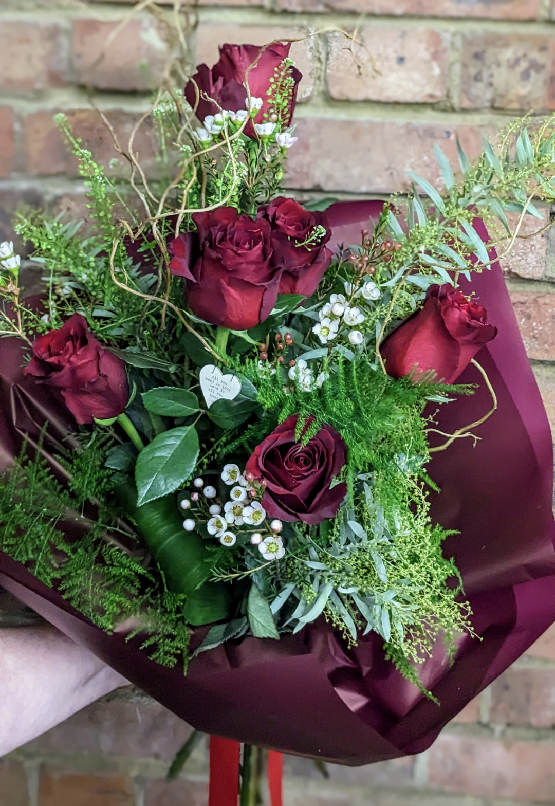 6  Roses - Quality Flowers from Ann's Flowers - Just £35! Shop now at Ann's Flowers