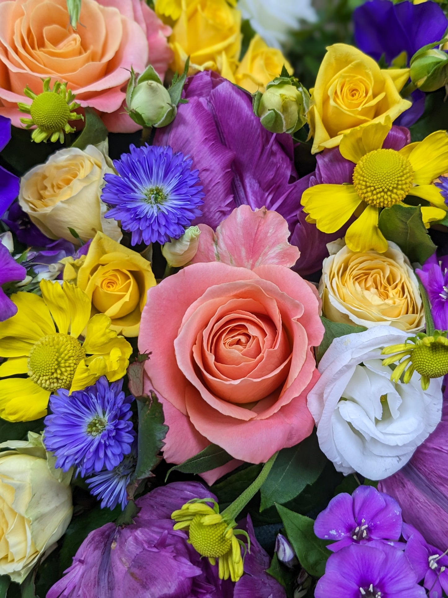 Solid Heart Loose - Quality Flowers from Ann's Flowers - Just £65! Shop now at Ann's Flowers