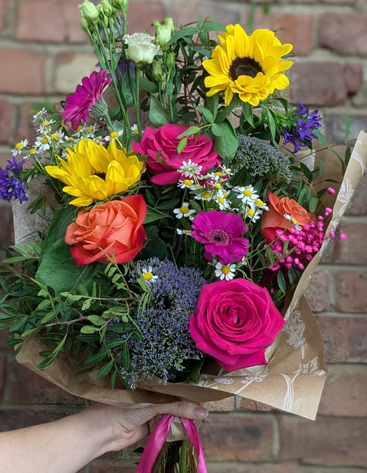 Summer explosion - Quality Flowers from Ann's Flowers - Just £34.95! Shop now at Ann's Flowers